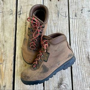 VTG Vasque Italian Leather Hiking Boots